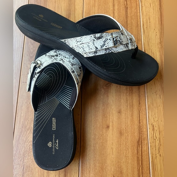 Clarks Python Sandals New In Box - Picture 3 of 6